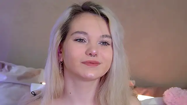 Snapshot of AnnaDelon chatting on 10-16-25, 05:05 AnnaDelon online show from 10-16-25, 05:05