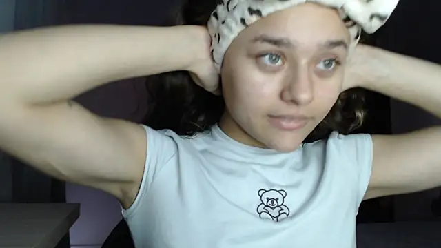 LittleCheerry69 online show from 11-12-25, 04:11