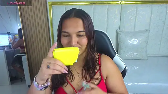 Saraah Tx online show from 11-14-25, 02:59