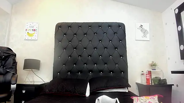 alana johnson 0 online show from 04-22-26, 12:45
