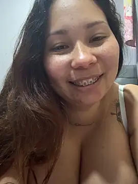 Snapshot of lachinita-32 chatting on 10-24-25, 08:30 lachinita-32 online show from 10-24-25, 08:30