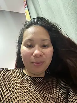 Snapshot of lachinita-32 chatting on 10-18-25, 06:32 lachinita-32 online show from 10-18-25, 06:32