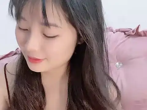 Snapshot of Lie_liee chatting on 05-08-26, 01:48 Lie liee online show from 05-08-26, 01:48