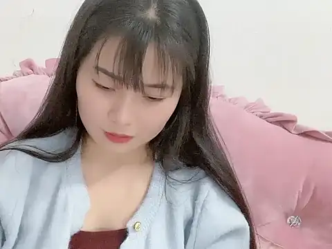 Snapshot of Lie_liee chatting on 02-08-26, 01:20 Lie liee online show from 02-08-26, 01:20