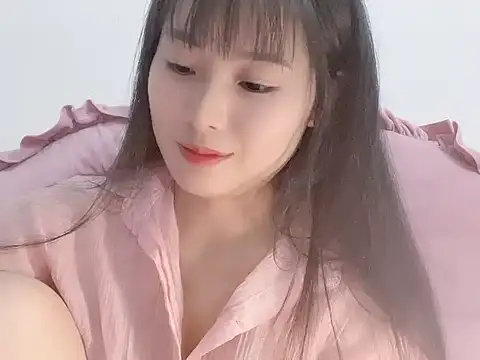 Snapshot of Lie_liee chatting on 04-23-26, 01:35 Lie liee online show from 04-23-26, 01:35