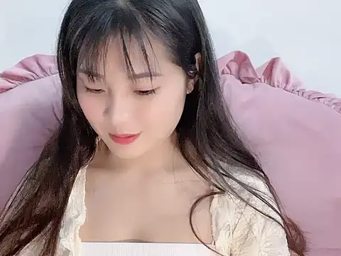 Snapshot of Lie_liee chatting on 02-25-26, 01:00 Lie liee online show from 02-25-26, 01:00