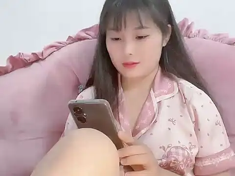 Snapshot of Lie_liee chatting on 05-14-26, 01:30 Lie liee online show from 05-14-26, 01:30