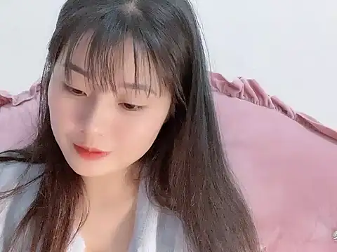 Snapshot of Lie_liee chatting on 03-06-26, 01:28 Lie liee online show from 03-06-26, 01:28