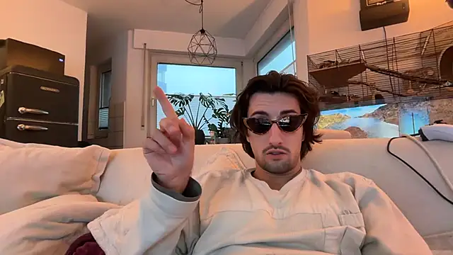 Passion-Frucht online show from 10-07-25, 06:03