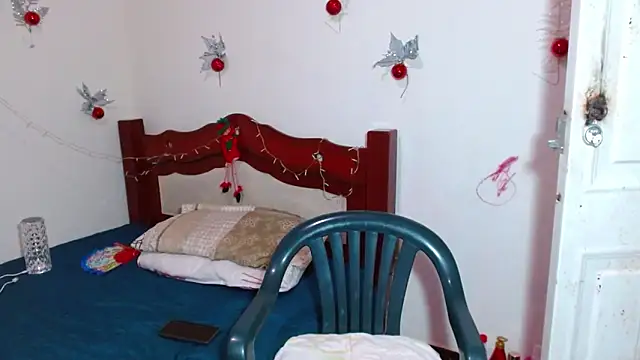 lorenacapelli online show from 12-17-25, 12:10