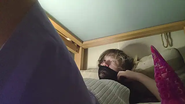 LilithsEve online show from 09-30-25, 05:08