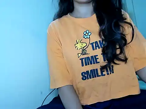 Queen-Bee143 online show from 02-25-26, 05:57