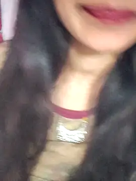 Queen-Bee143 online show from 02-10-26, 06:56