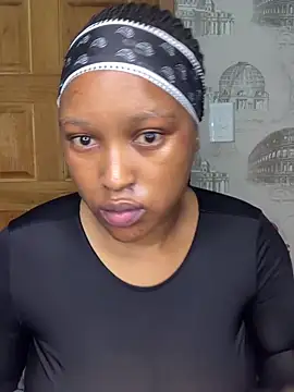 Snapshot of Bellabootie chatting on 04-23-26, 10:33 Bellabootie online show from 04-23-26, 10:33