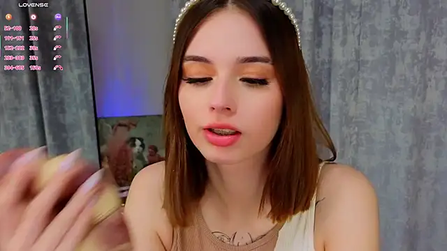 LunaraRada online show from 11-04-25, 05:17