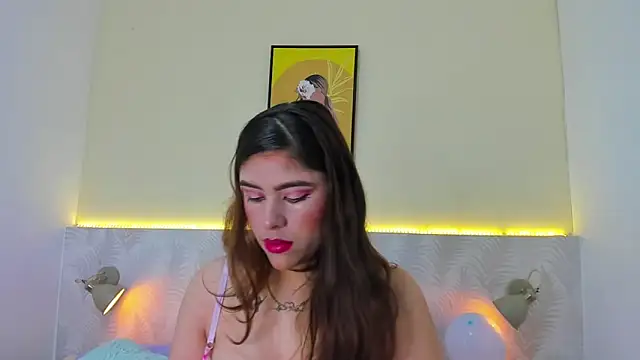 Snapshot of Annie_Evenss chatting on 10-23-25, 03:27 Annie Evenss online show from 10-23-25, 03:27