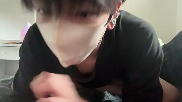 Snapshot of tora3220 chatting on 02-15-26, 05:30 tora3220 online show from 02-15-26, 05:30