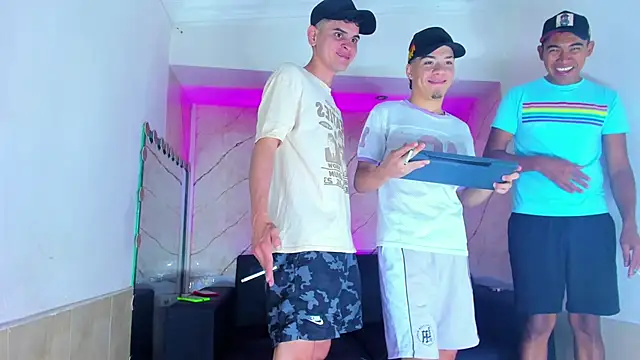 liam coleman25 online show from 11-17-25, 04:49