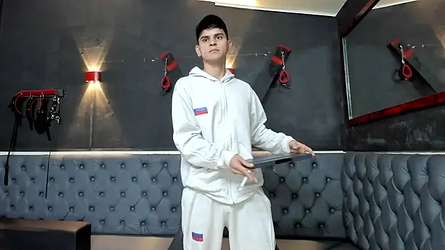 liam coleman25 online show from 12-17-25, 05:23