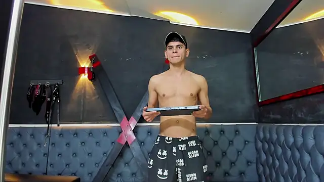 liam coleman25 online show from 11-22-25, 04:55