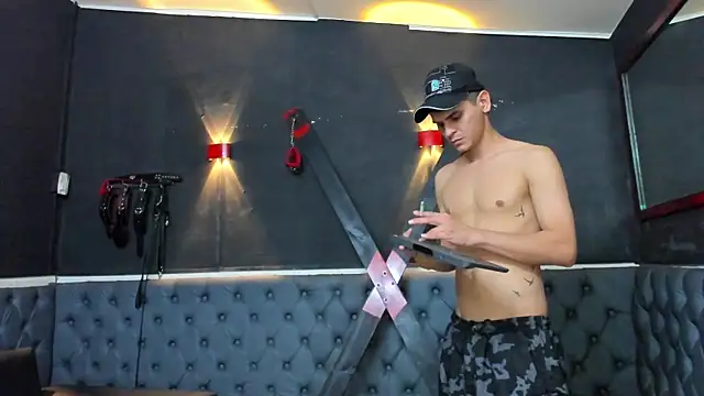 liam coleman25 online show from 11-25-25, 04:46