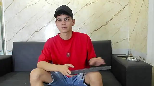 liam coleman25 online show from 12-23-25, 05:40