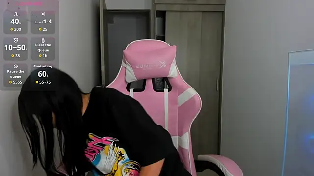 ISABELFORYOU1 online show from 12-18-25, 12:27