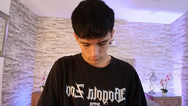 Snapshot of Axel_Draven chatting on 06-20-26, 12:10 Axel Draven online show from 06-20-26, 12:10