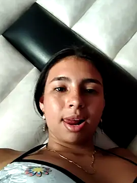 Snapshot of NileveSantanna chatting on 03-19-26, 09:04 NileveSantanna online show from 03-19-26, 09:04