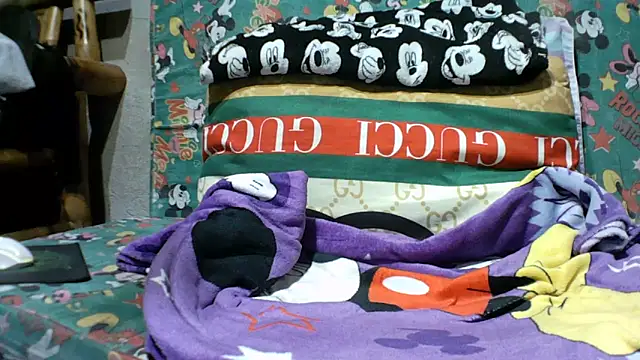 Ella marie14 online show from 11-28-25, 11:05