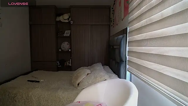 Kittyross online show from 01-14-26, 06:44