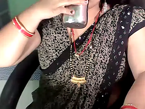 BABITA KUMARII online show from 10-25-25, 04:29