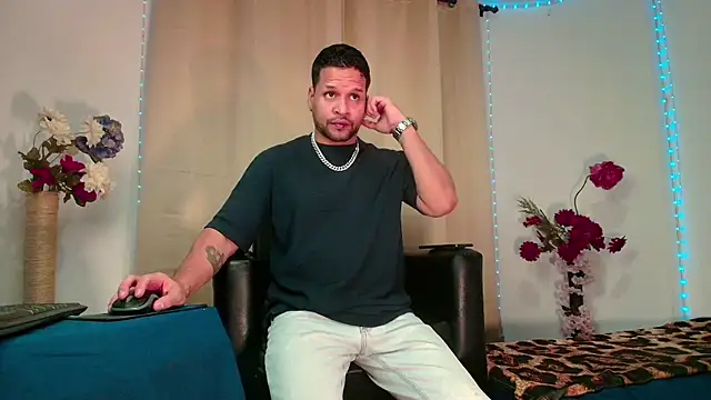 LucasGaeel online show from 03-06-26, 11:22