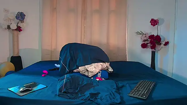 LucasGaeel online show from 04-10-26, 02:46