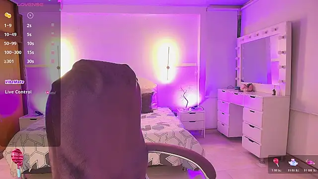 kloe28 online show from 04-19-26, 03:51