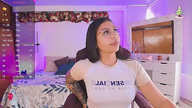 kloe28 online show from 12-21-25, 07:37