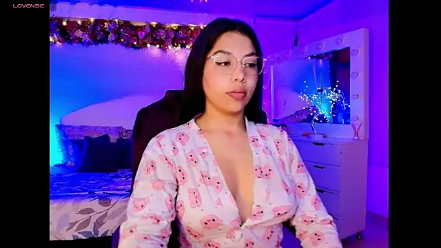 kloe28 online show from 11-20-25, 03:51