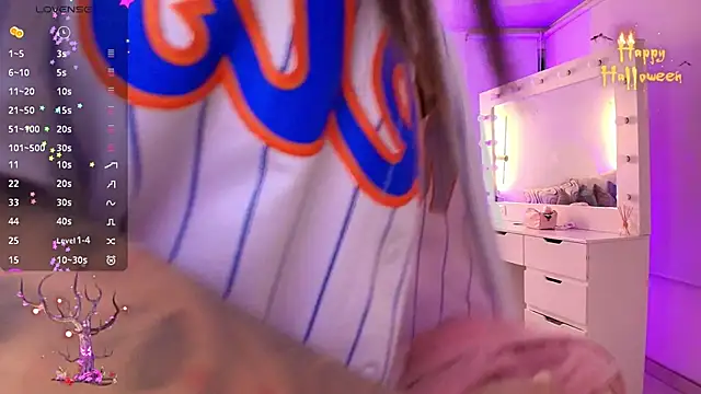 kloe28 online show from 10-14-25, 03:40