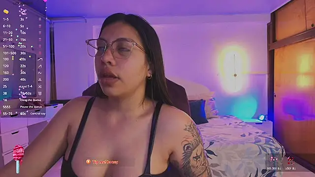 Snapshot of kloe28 chatting on 07-16-26, 03:36 kloe28 online show from 07-16-26, 03:36