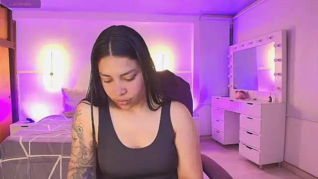 kloe28 online show from 04-10-26, 03:46