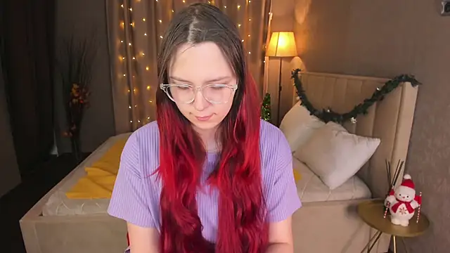 Monica  Queen online show from 12-16-25, 12:04