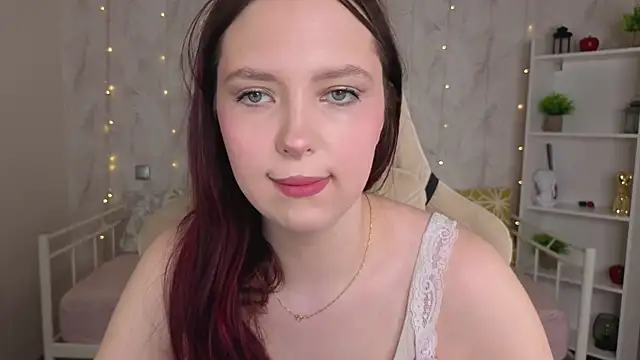 Monica  Queen online show from 05-06-26, 05:33