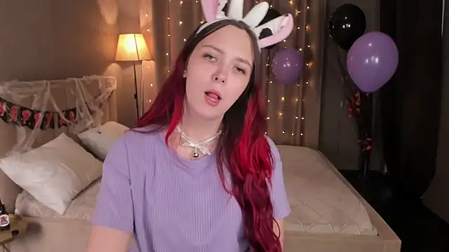 Monica  Queen online show from 10-29-25, 05:39