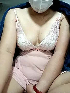 JinjinLy online show from 10-25-25, 03:28