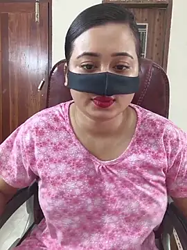 Love Queen11 online show from 04-18-26, 06:38