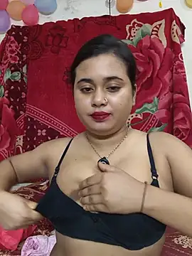 Love Queen11 online show from 05-18-26, 05:51