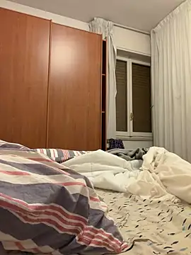 Italianofirenze online show from 12-22-25, 05:57