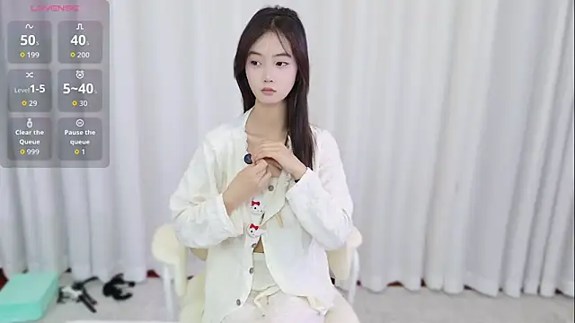 Snapshot of PUTAO_ chatting on 10-19-25, 10:07 PUTAO online show from 10-19-25, 10:07