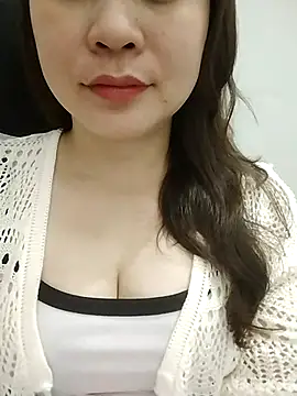 Girl Shy2000 online show from 03-28-26, 11:28