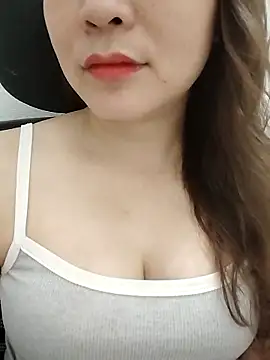 Girl Shy2000 online show from 04-13-26, 02:10